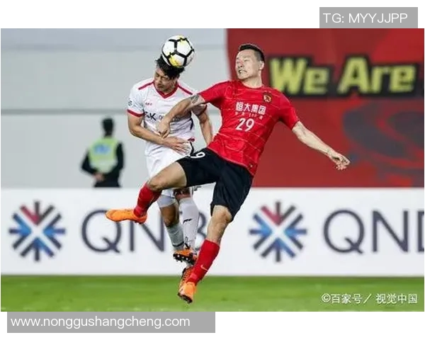 伯斯荣光与蔚山现代的巅峰对决展现足球魅力与激情的较量 伯斯荣光与蔚山现代的巅峰对决展现足球魅力与激情的较量